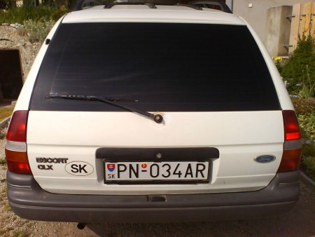 002 Ford Escort /01